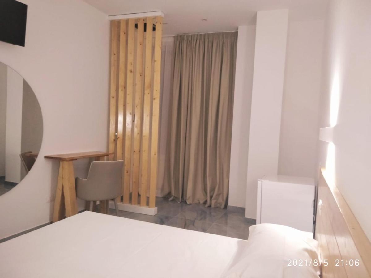 Jonium Hotel - Amazing Sea View And Swimming Pool Pulsano Exterior photo