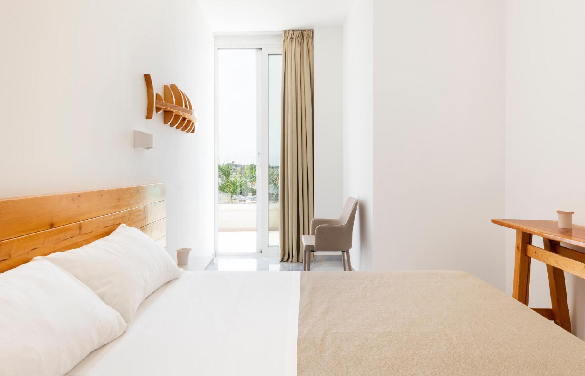 Jonium Hotel - Amazing Sea View And Swimming Pool Pulsano Exterior photo